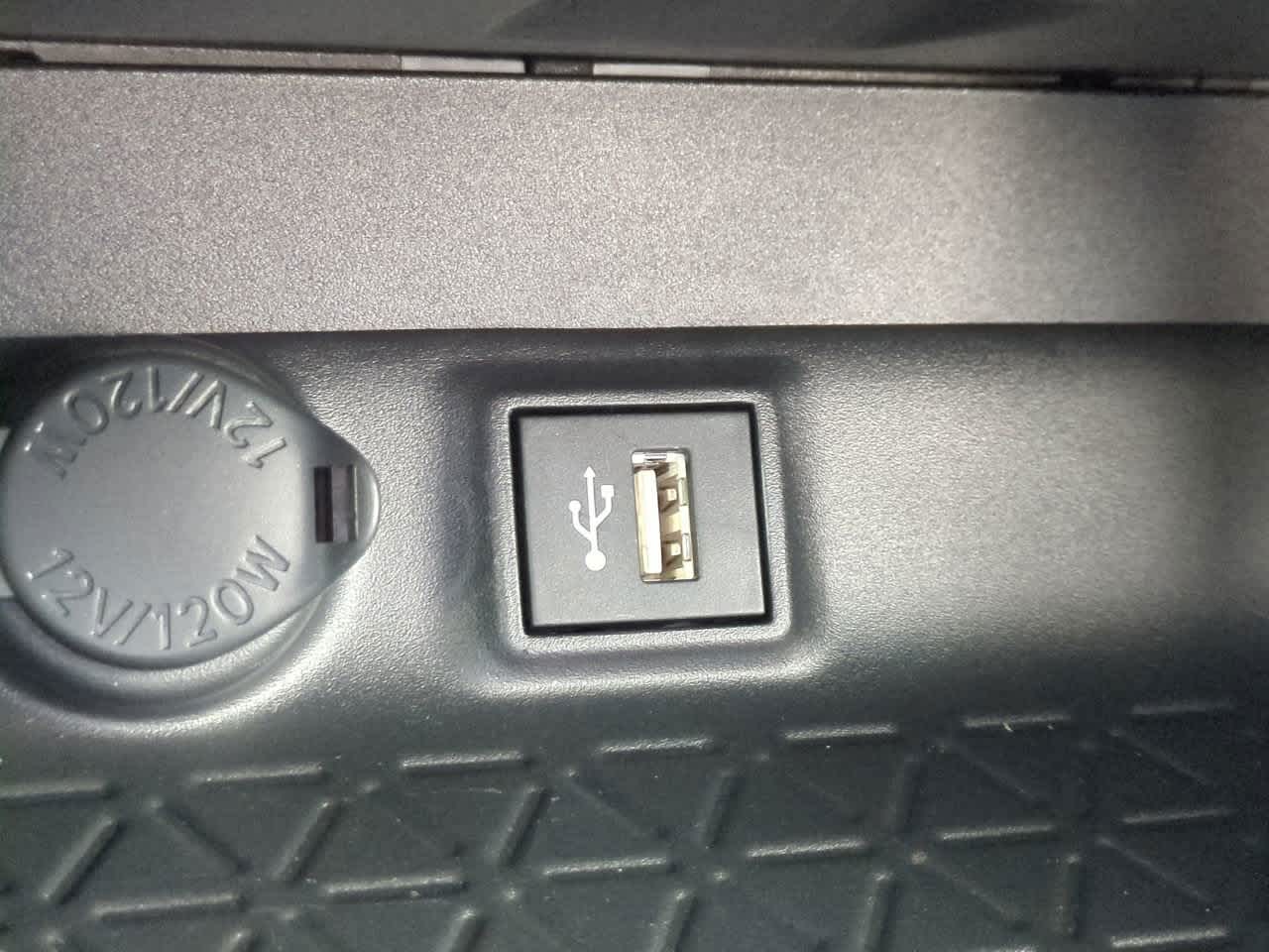 Thumbnail: 2025 Toyota RAV4 - 21