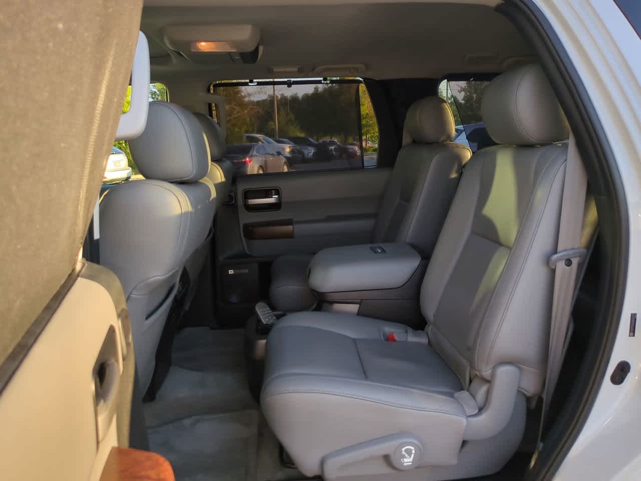 Thumbnail: 2010 Toyota Sequoia - 13