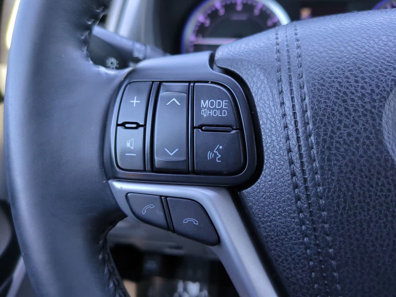 Thumbnail: 2018 Toyota Highlander - 26