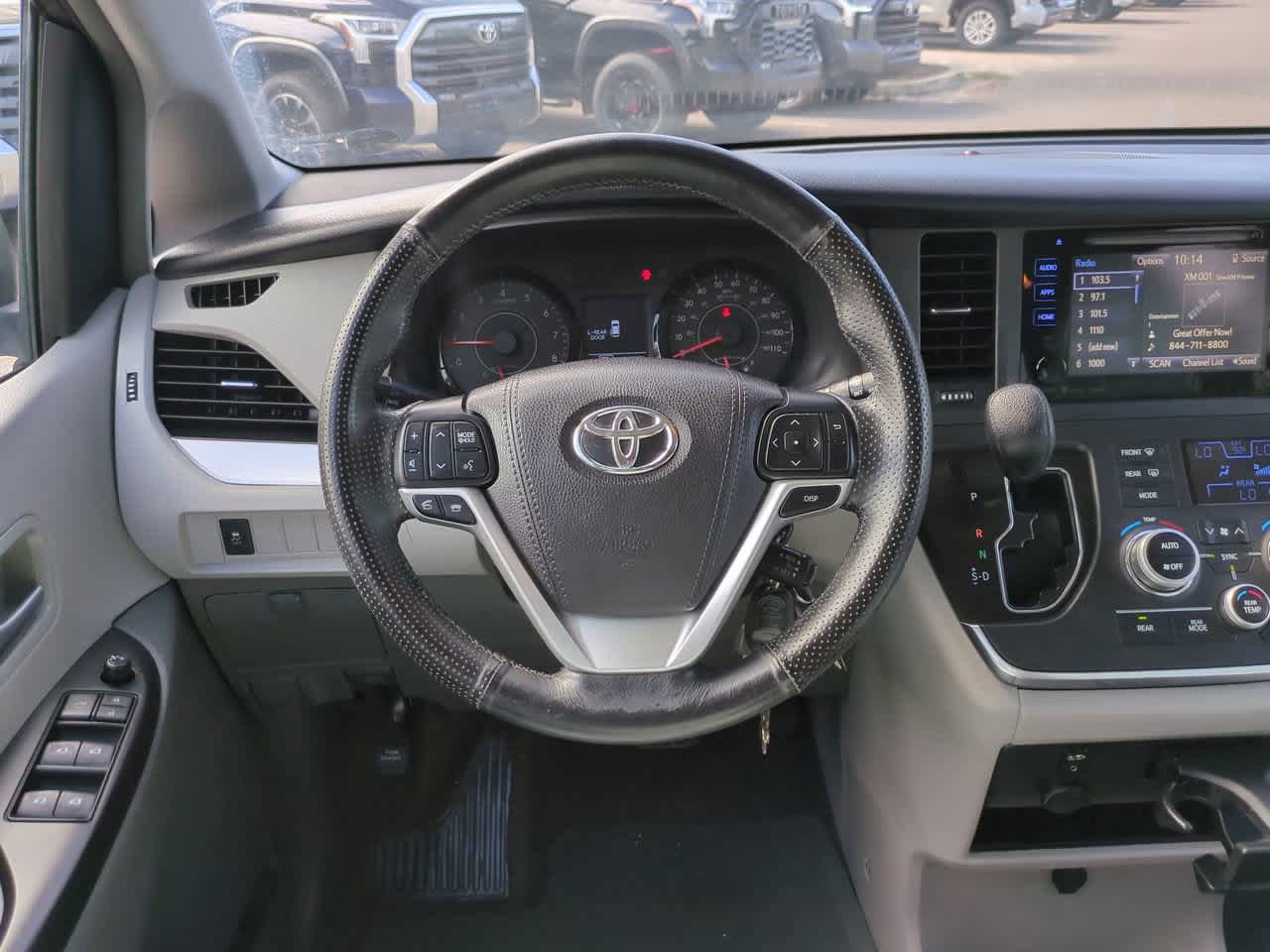 Thumbnail: 2017 Toyota Sienna - 16