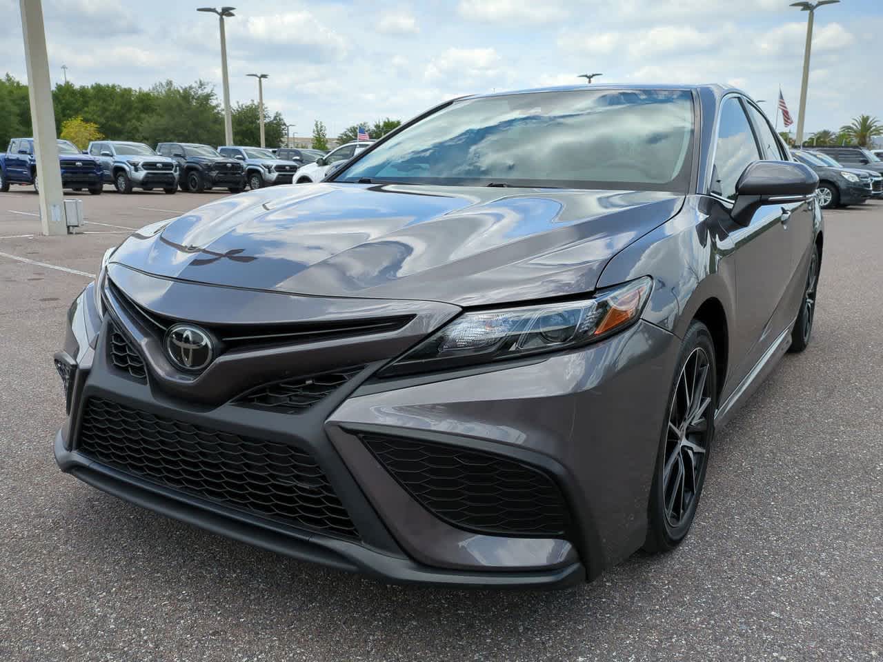 2023 Toyota Camry SE 2
