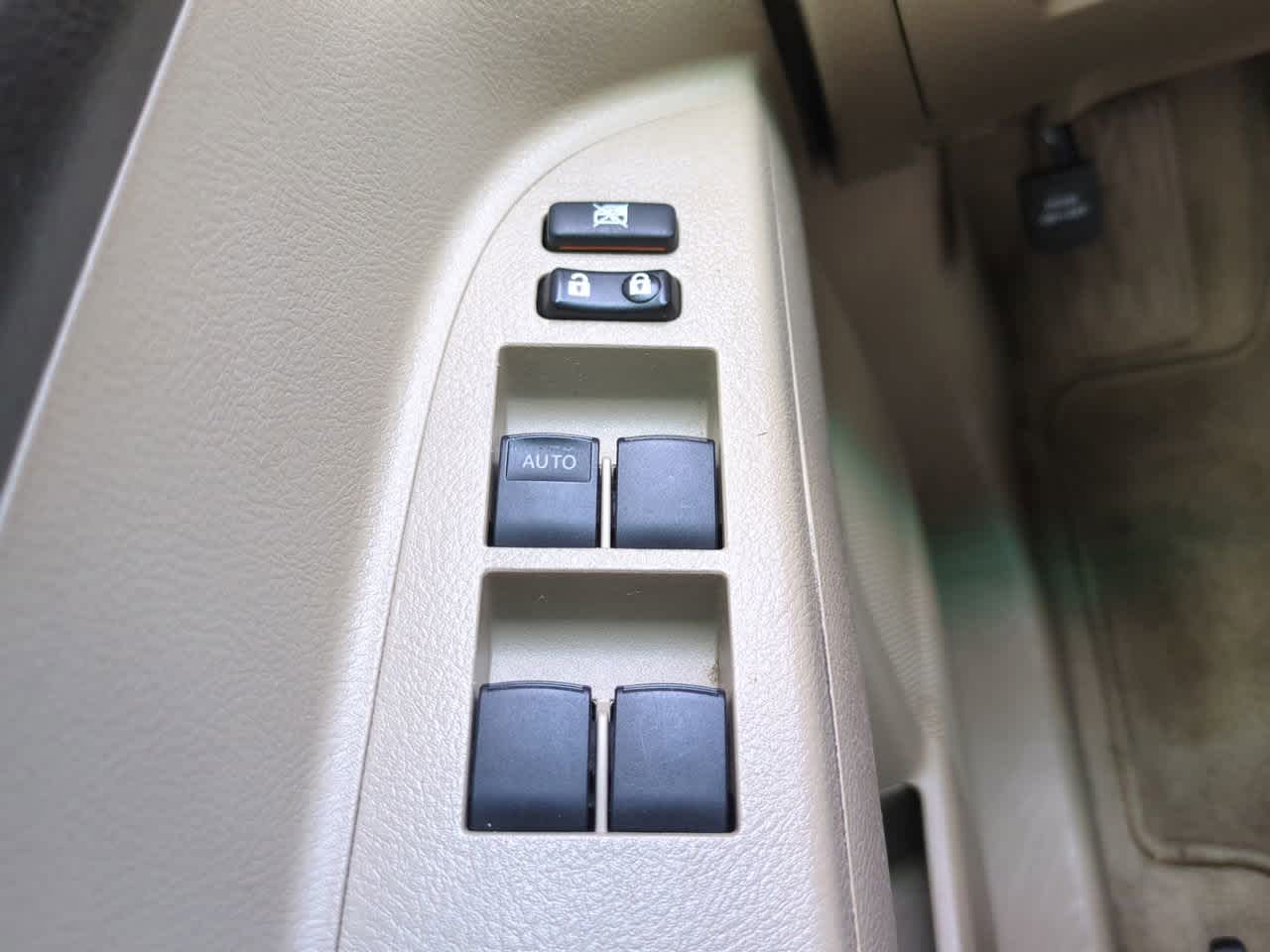 Thumbnail: 2010 Toyota Highlander - 24