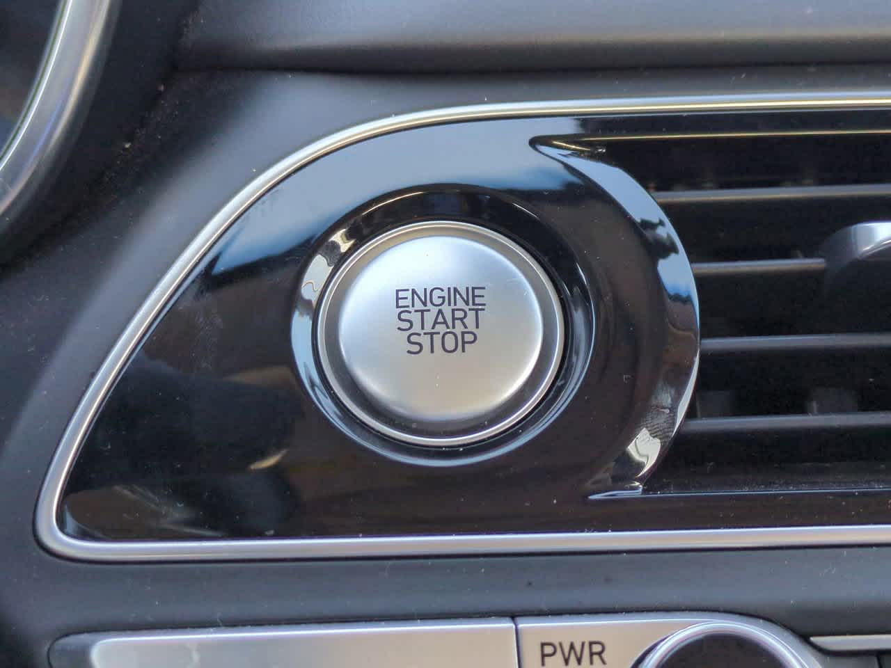 Thumbnail: 2022 Genesis G70 - 28