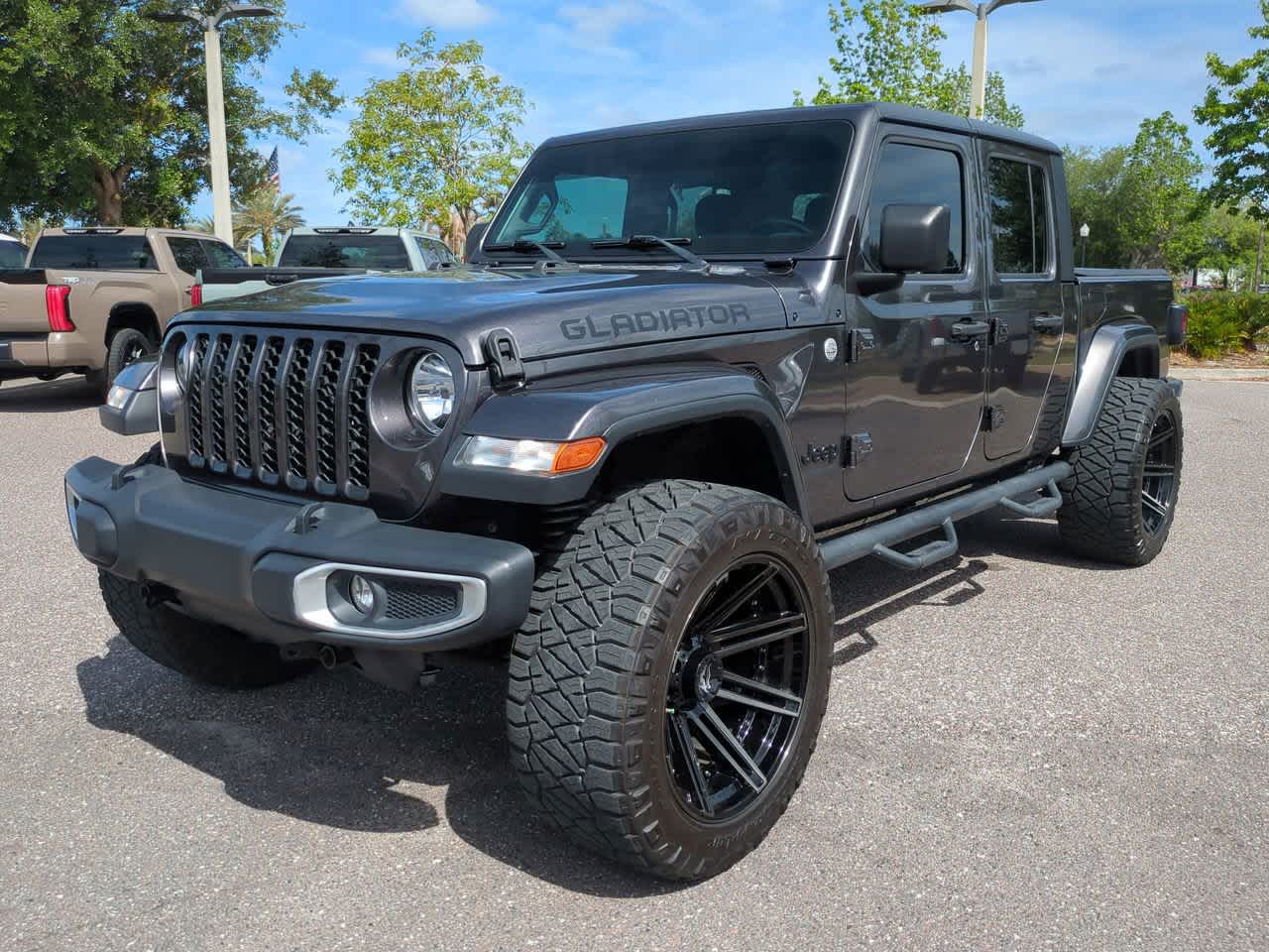 Thumbnail: 2020 Jeep Gladiator - 2