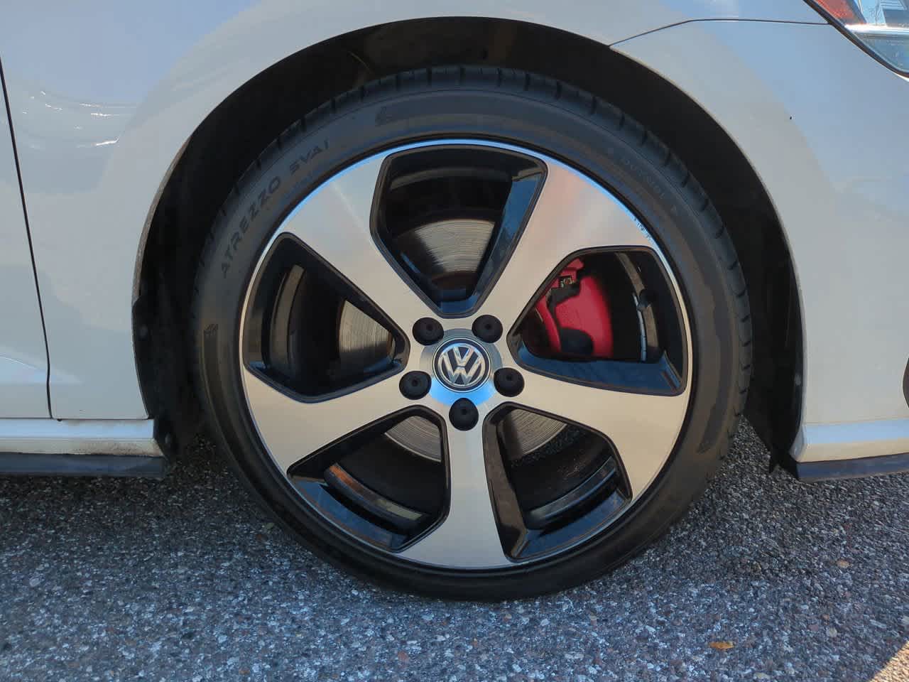 Thumbnail: 2018 Volkswagen Golf - 11