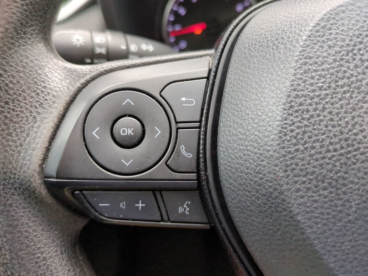 Thumbnail: 2021 Toyota RAV4 - 22