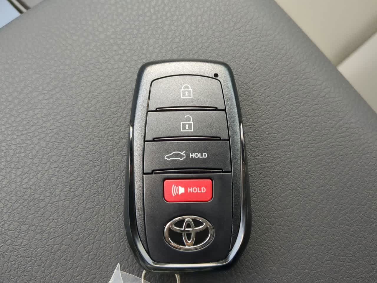 2025 Toyota Camry SE 27