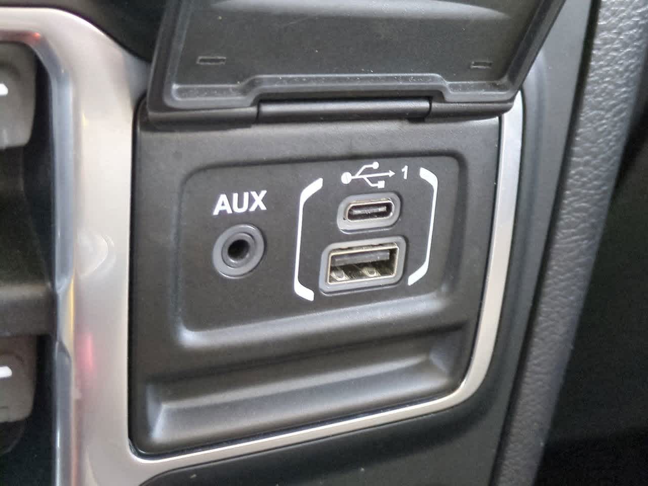 Thumbnail: 2018 Jeep Wrangler - 21