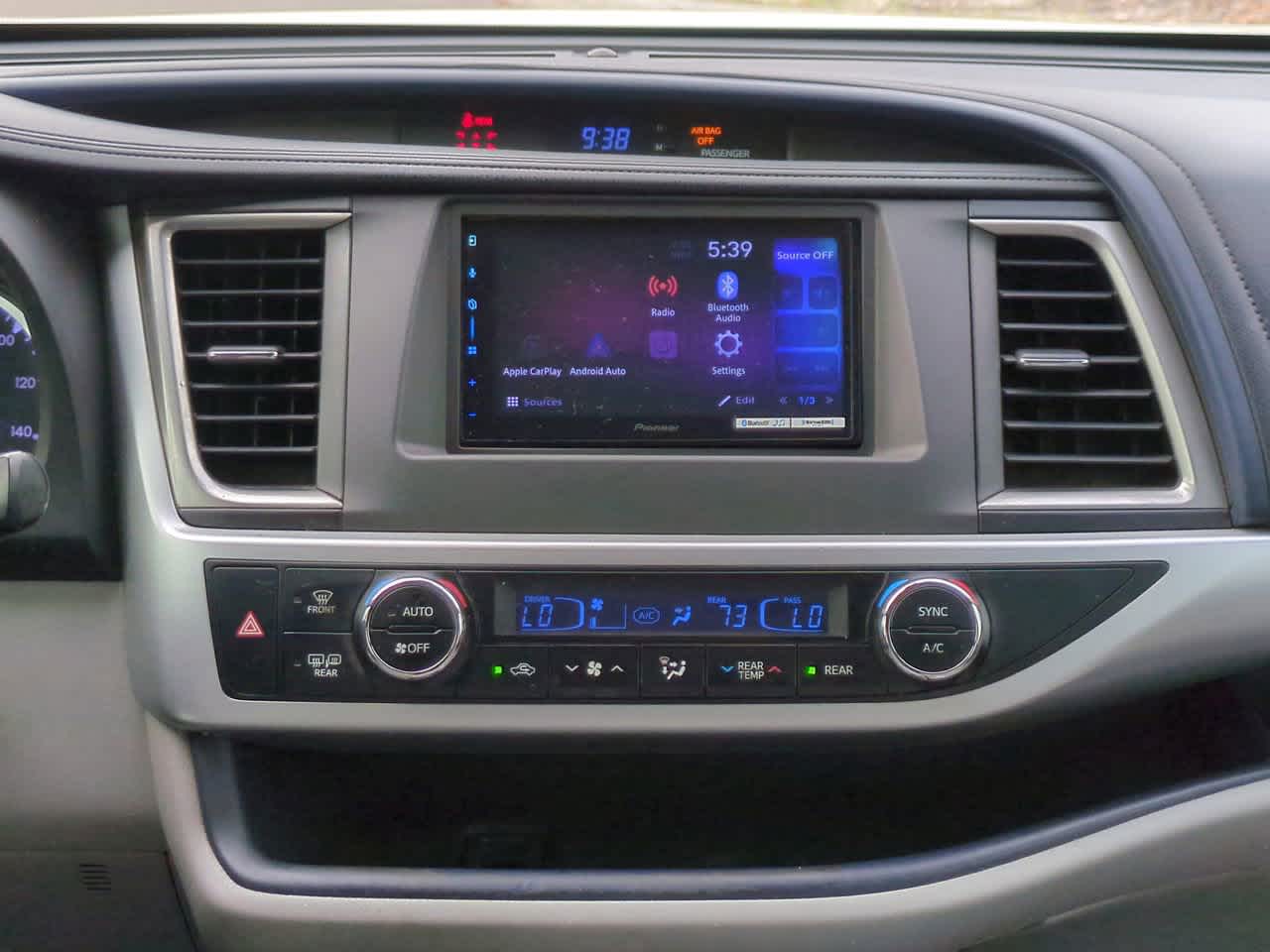 Thumbnail: 2018 Toyota Highlander - 18