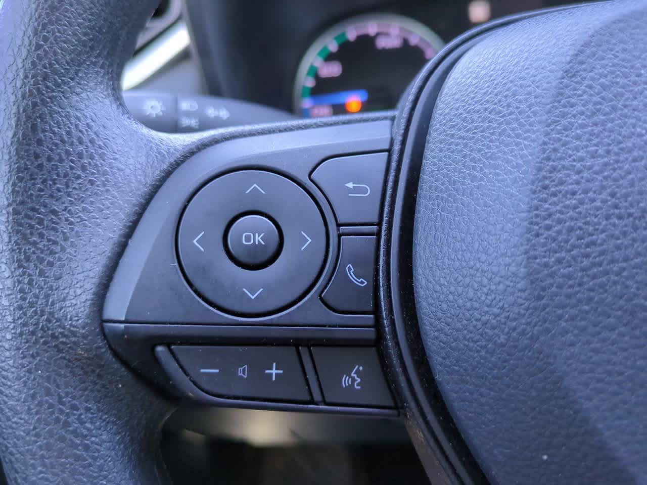 Thumbnail: 2022 Toyota RAV4 - 21