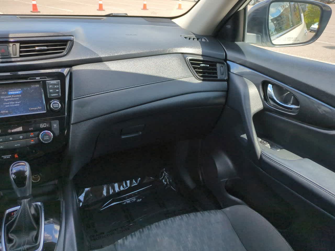 Thumbnail: 2017 Nissan Rogue - 16
