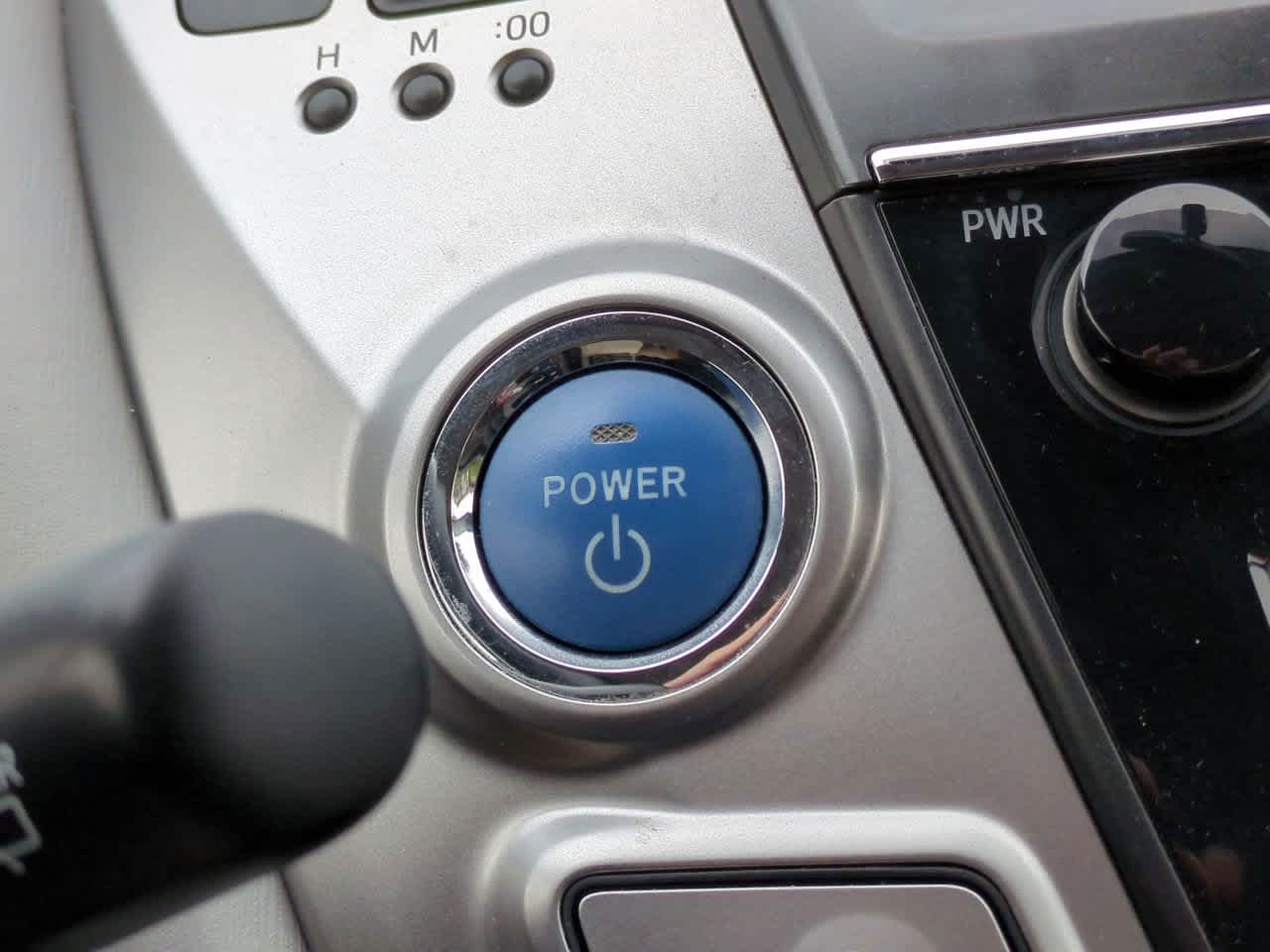 Thumbnail: 2015 Toyota Prius v - 26