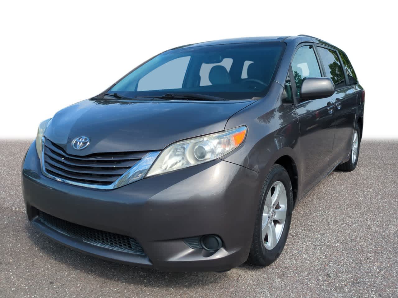 Thumbnail: 2017 Toyota Sienna - 1