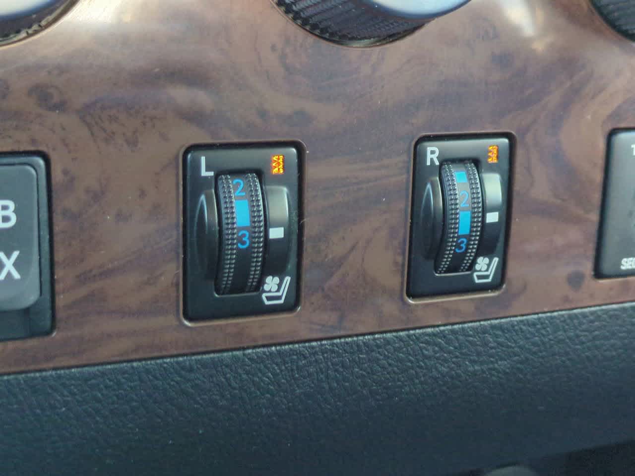 Thumbnail: 2013 Toyota Tundra - 22