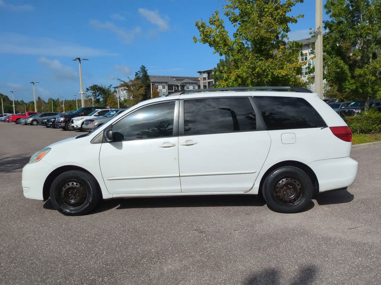 Thumbnail: 2004 Toyota Sienna - 3