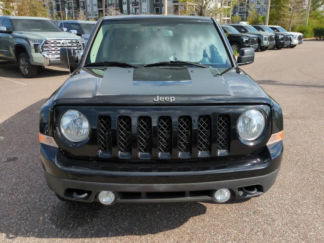 Thumbnail: 2017 Jeep Patriot - 9