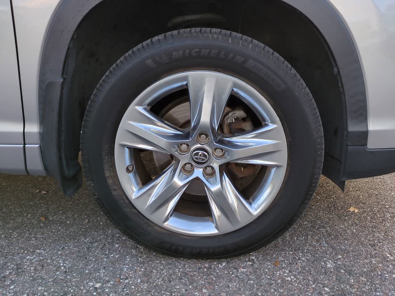 Thumbnail: 2017 Toyota Highlander - 11