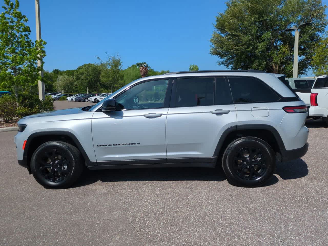 Thumbnail: 2025 Jeep Grand Cherokee - 3