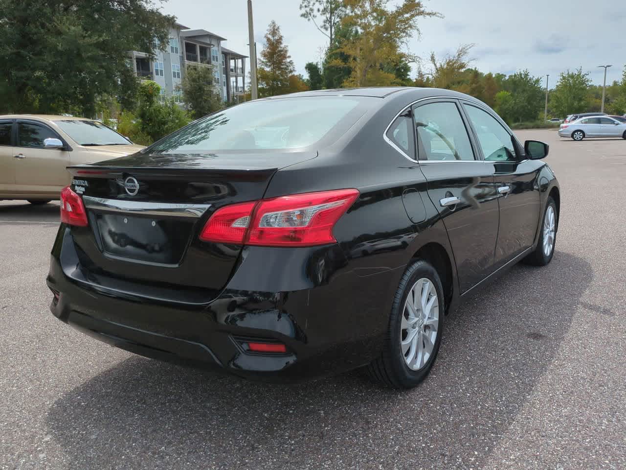Thumbnail: 2017 Nissan Sentra - 6