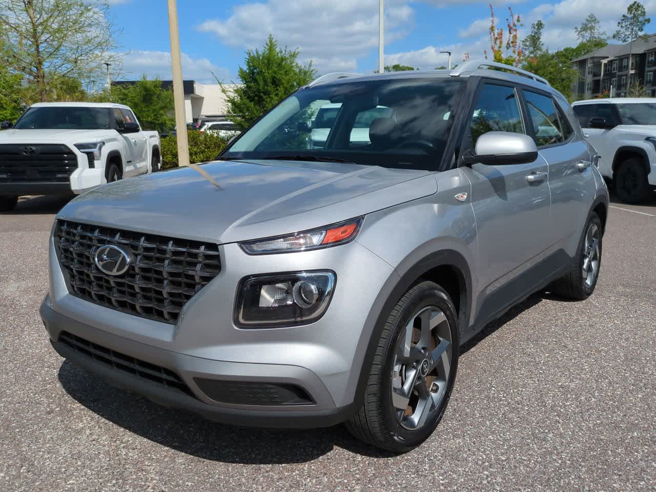 Thumbnail: 2025 Hyundai Venue - 2