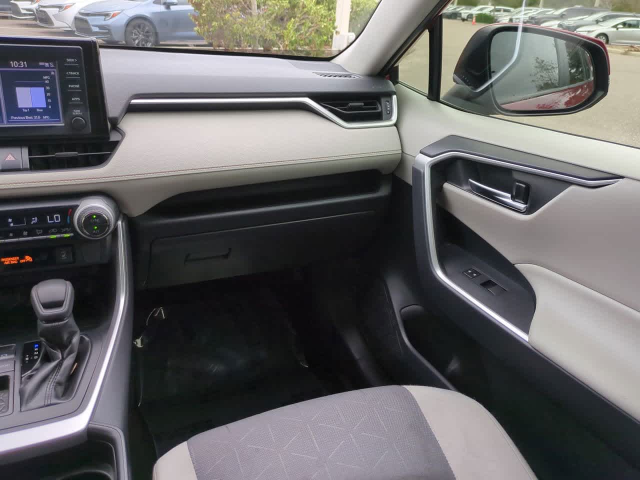 Thumbnail: 2019 Toyota RAV4 - 16