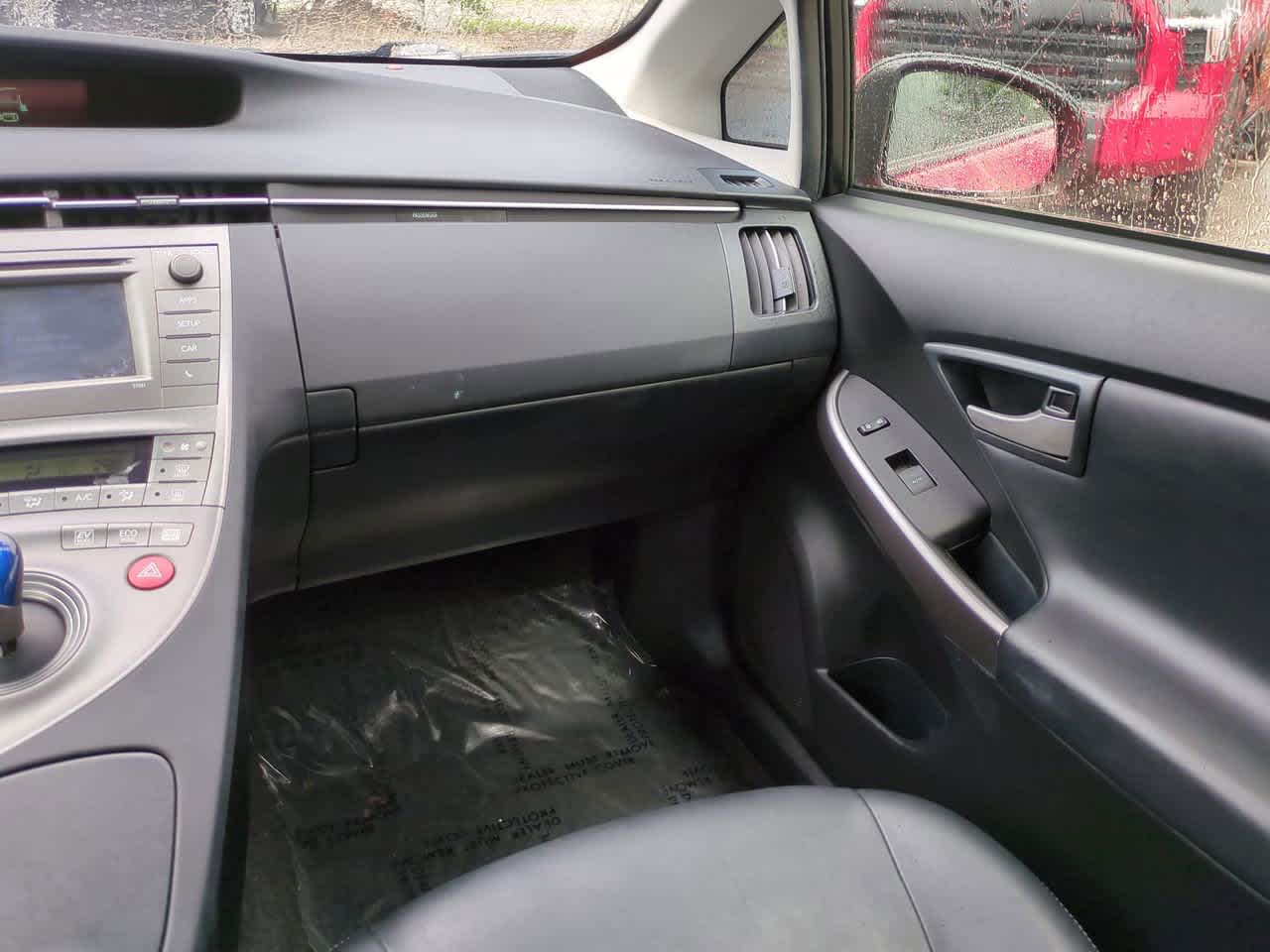 Thumbnail: 2015 Toyota Prius - 16