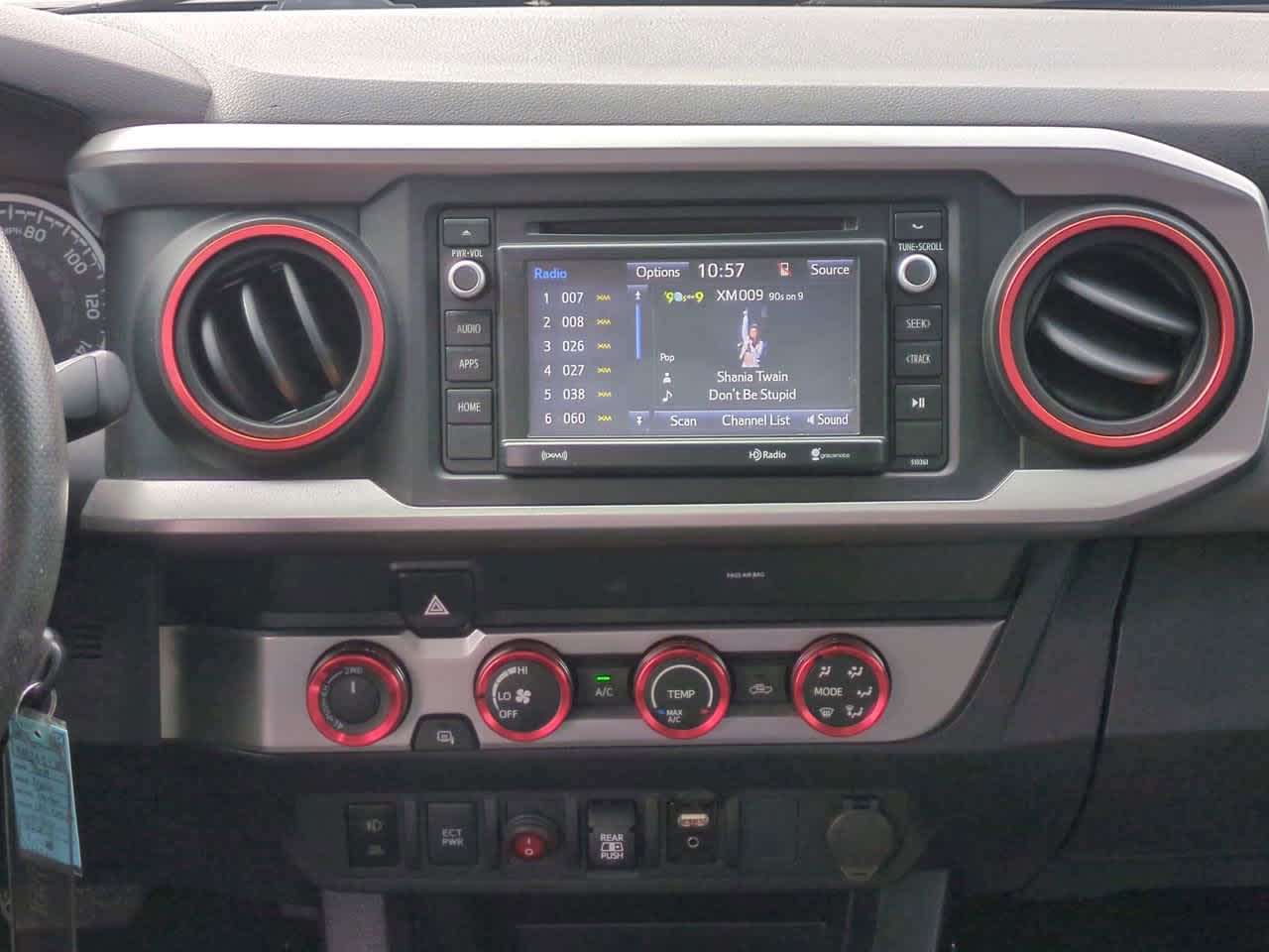 Thumbnail: 2019 Toyota Tacoma - 17