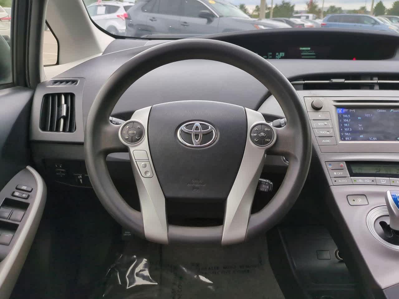 Thumbnail: 2015 Toyota Prius - 15