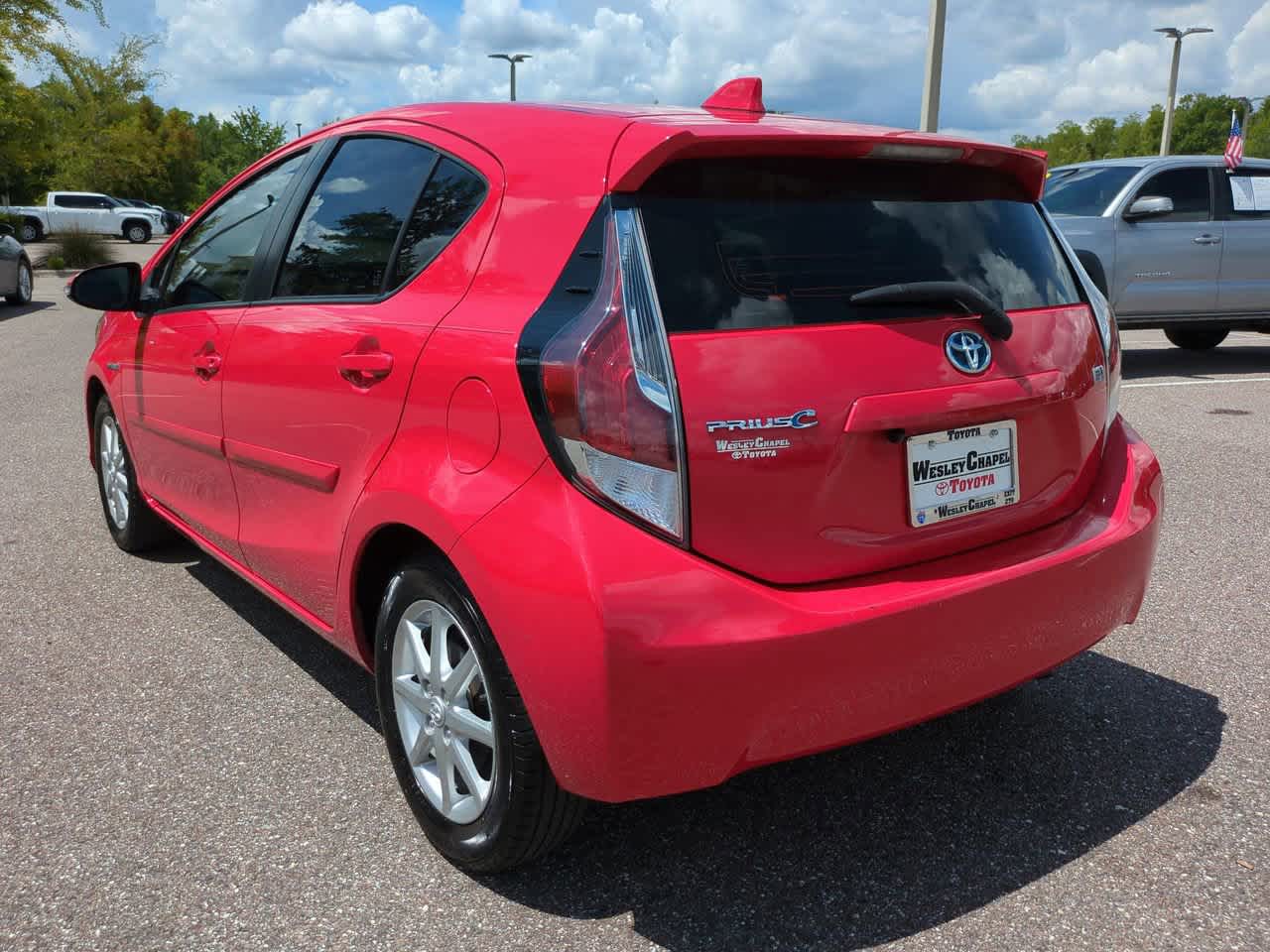 Thumbnail: 2016 Toyota Prius c - 4