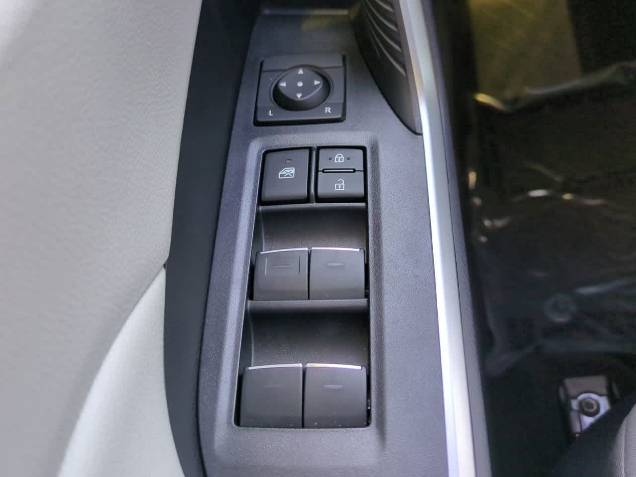 Thumbnail: 2025 Toyota RAV4 - 21