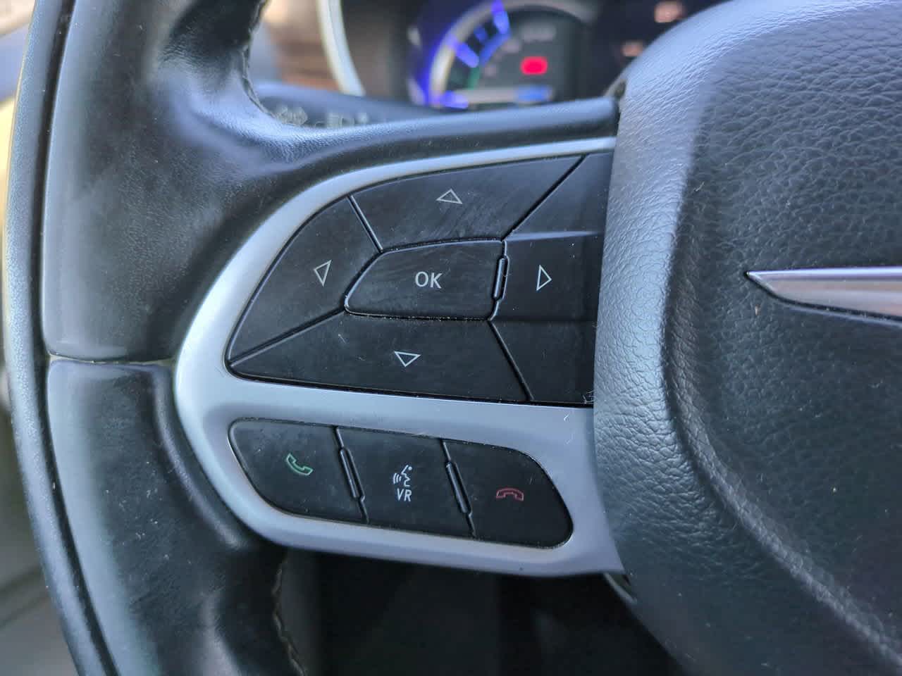 Thumbnail: 2022 Chrysler Pacifica - 25