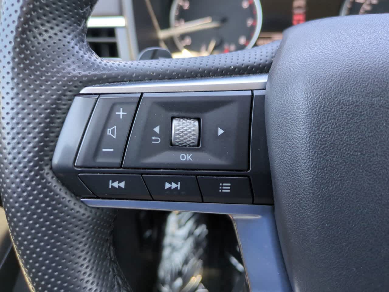 Thumbnail: 2025 Mitsubishi Outlander - 25