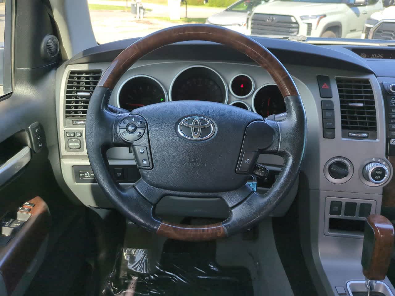 Thumbnail: 2011 Toyota Tundra - 15