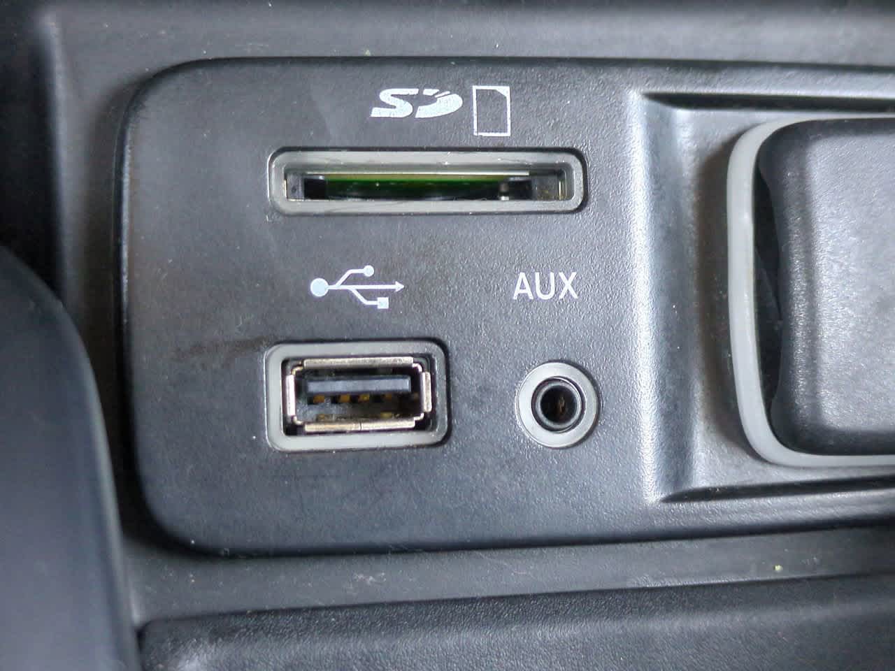 Thumbnail: 2015 Jeep Cherokee - 20