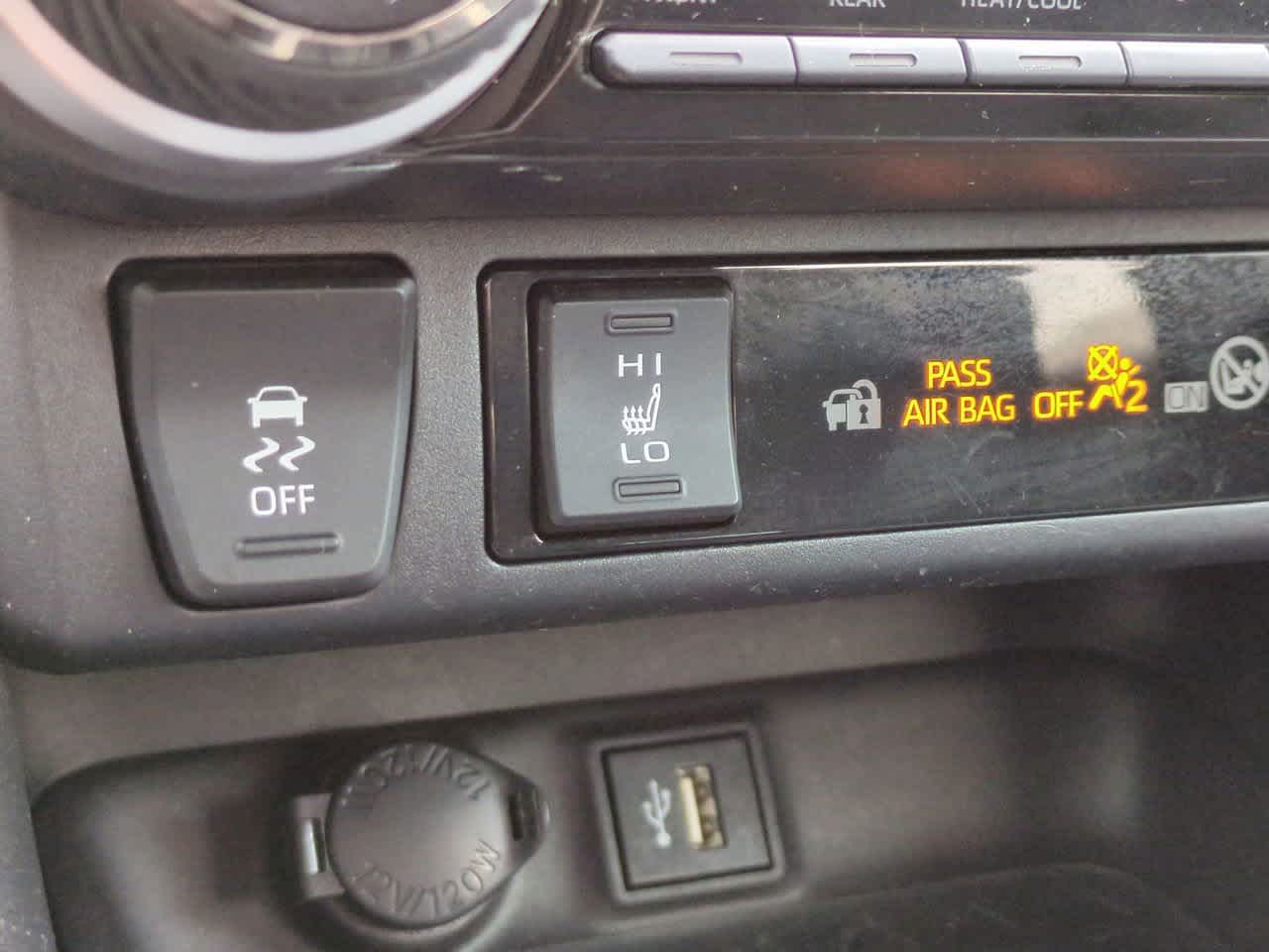 Thumbnail: 2023 Toyota RAV4 - 22