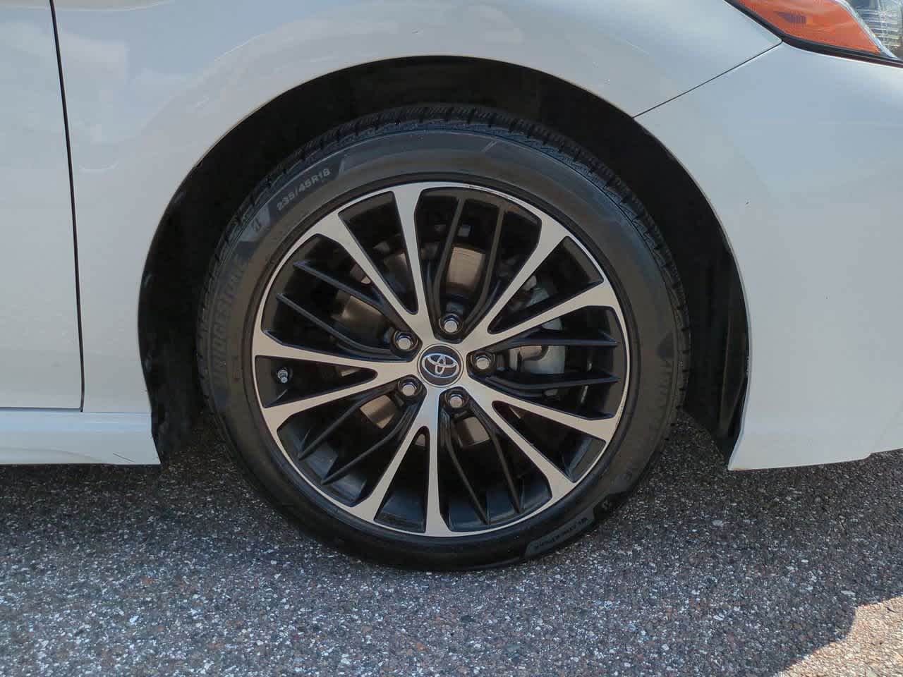 Thumbnail: 2019 Toyota Camry - 11