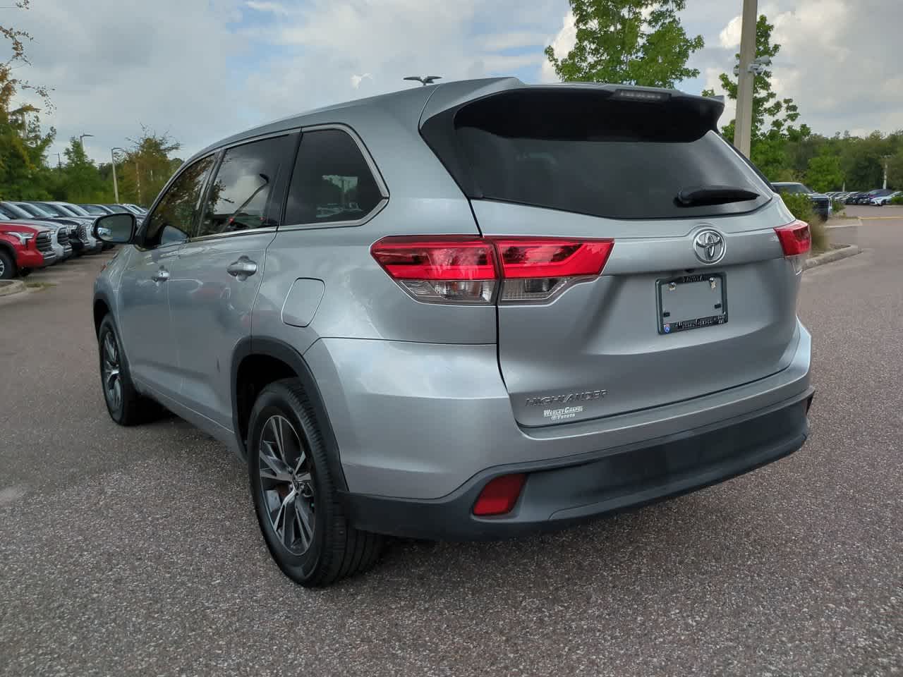 Thumbnail: 2017 Toyota Highlander - 4