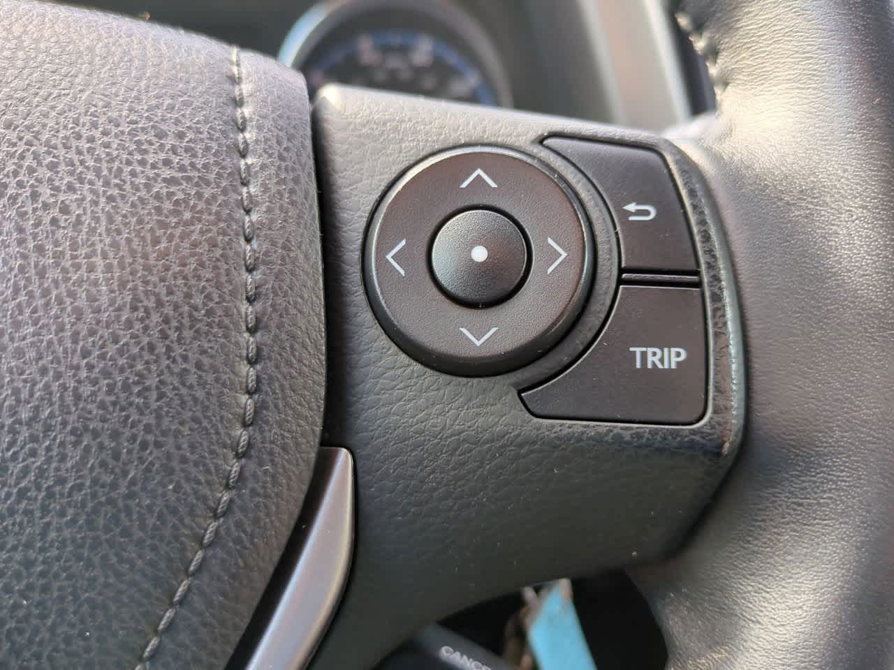 Thumbnail: 2016 Toyota RAV4 - 24