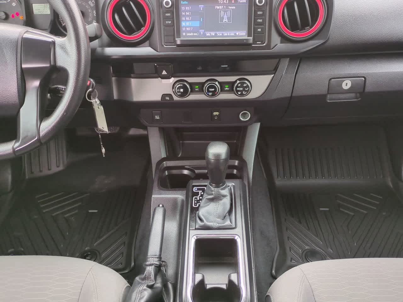 Thumbnail: 2016 Toyota Tacoma - 18