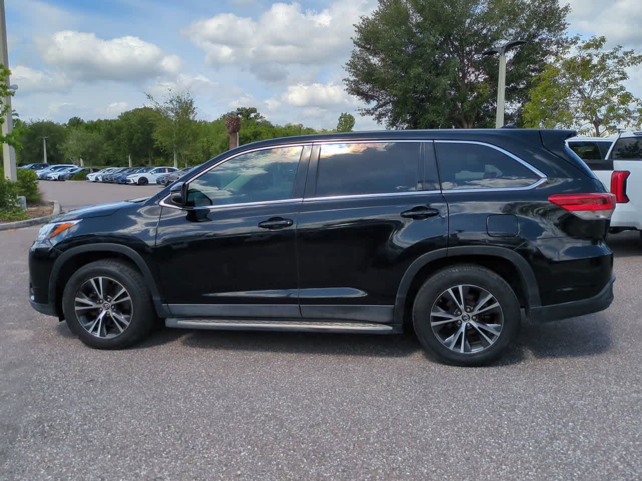Thumbnail: 2019 Toyota Highlander - 3