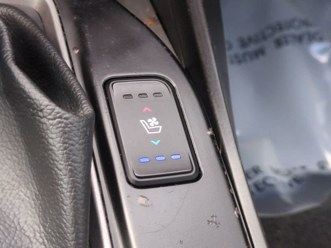 Thumbnail: 2016 Hyundai Santa Fe - 23