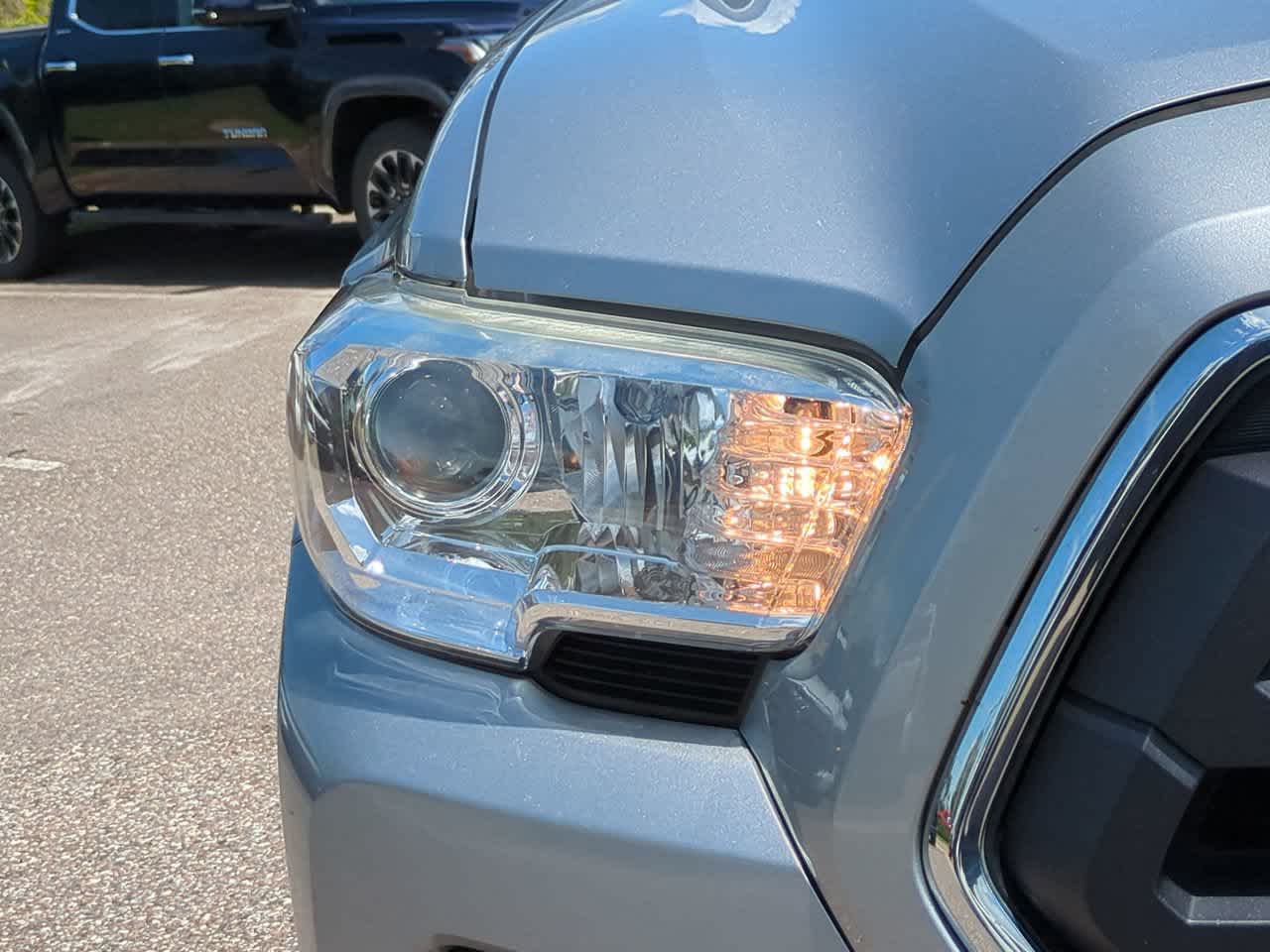 Thumbnail: 2020 Toyota Tacoma - 10