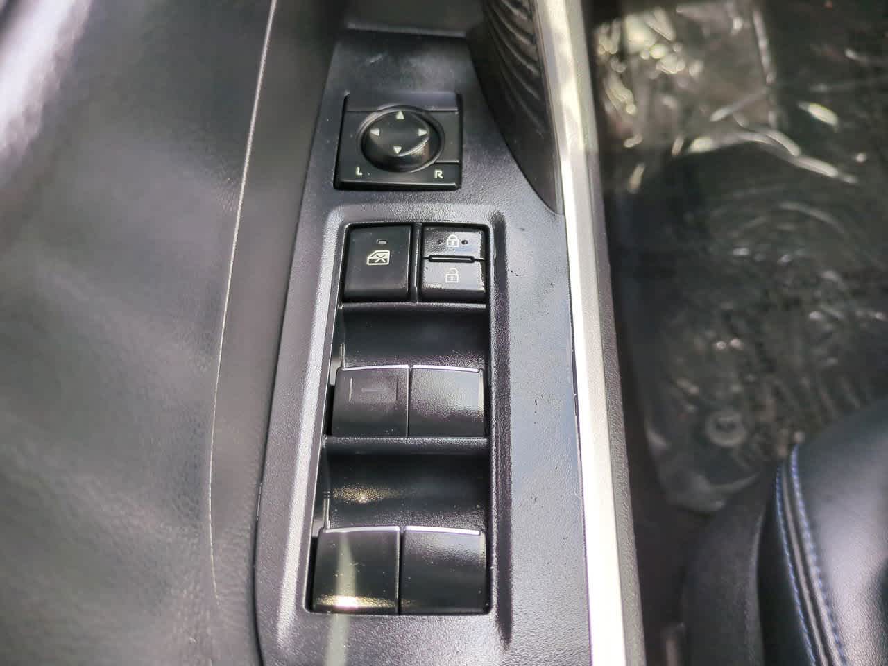 Thumbnail: 2020 Toyota RAV4 - 23