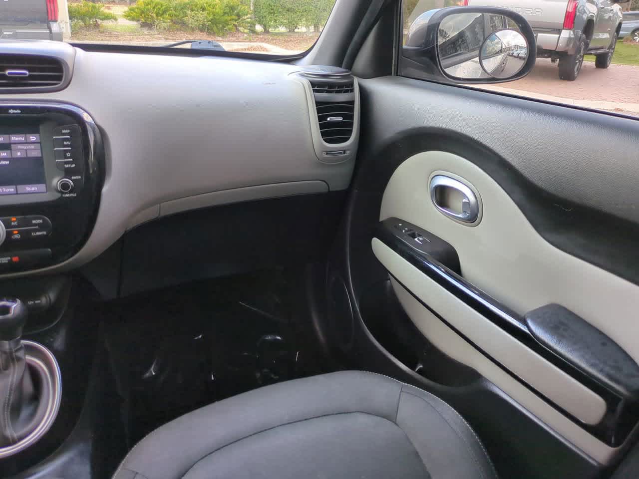 Thumbnail: 2018 Kia Soul - 15