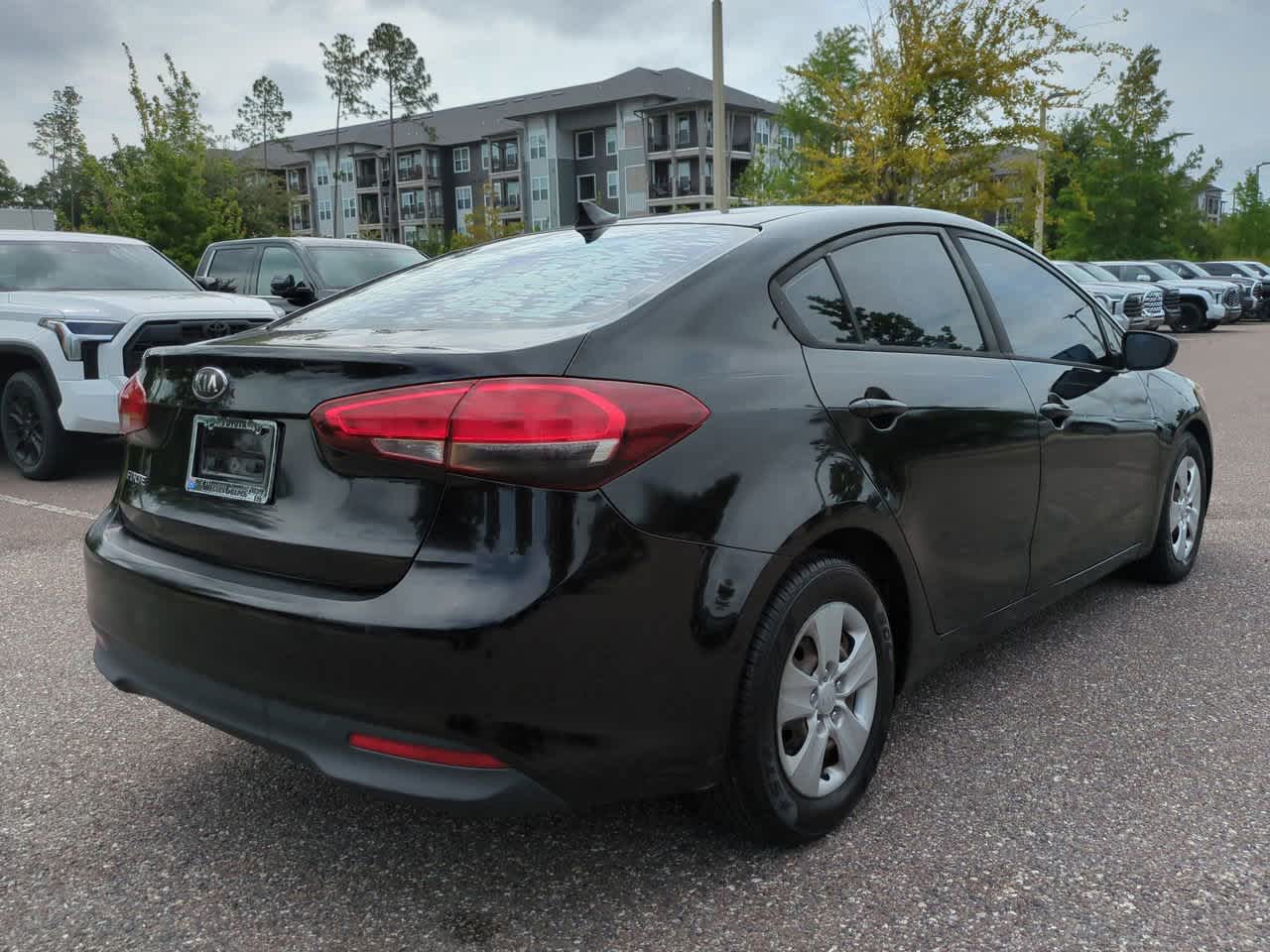 Thumbnail: 2017 Kia Forte - 6