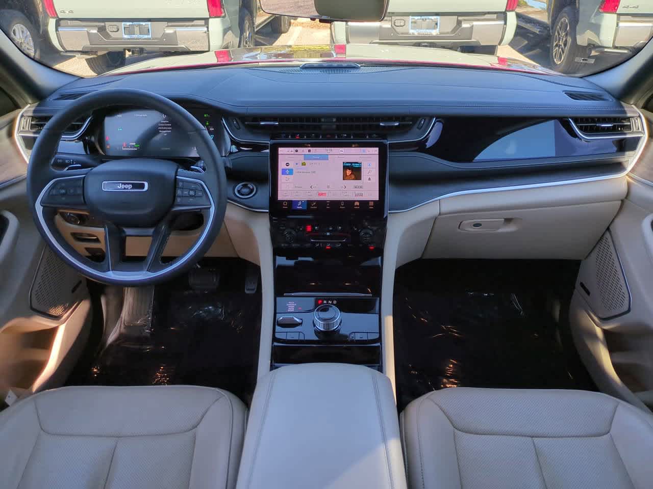 Thumbnail: 2022 Jeep Grand Cherokee - 14