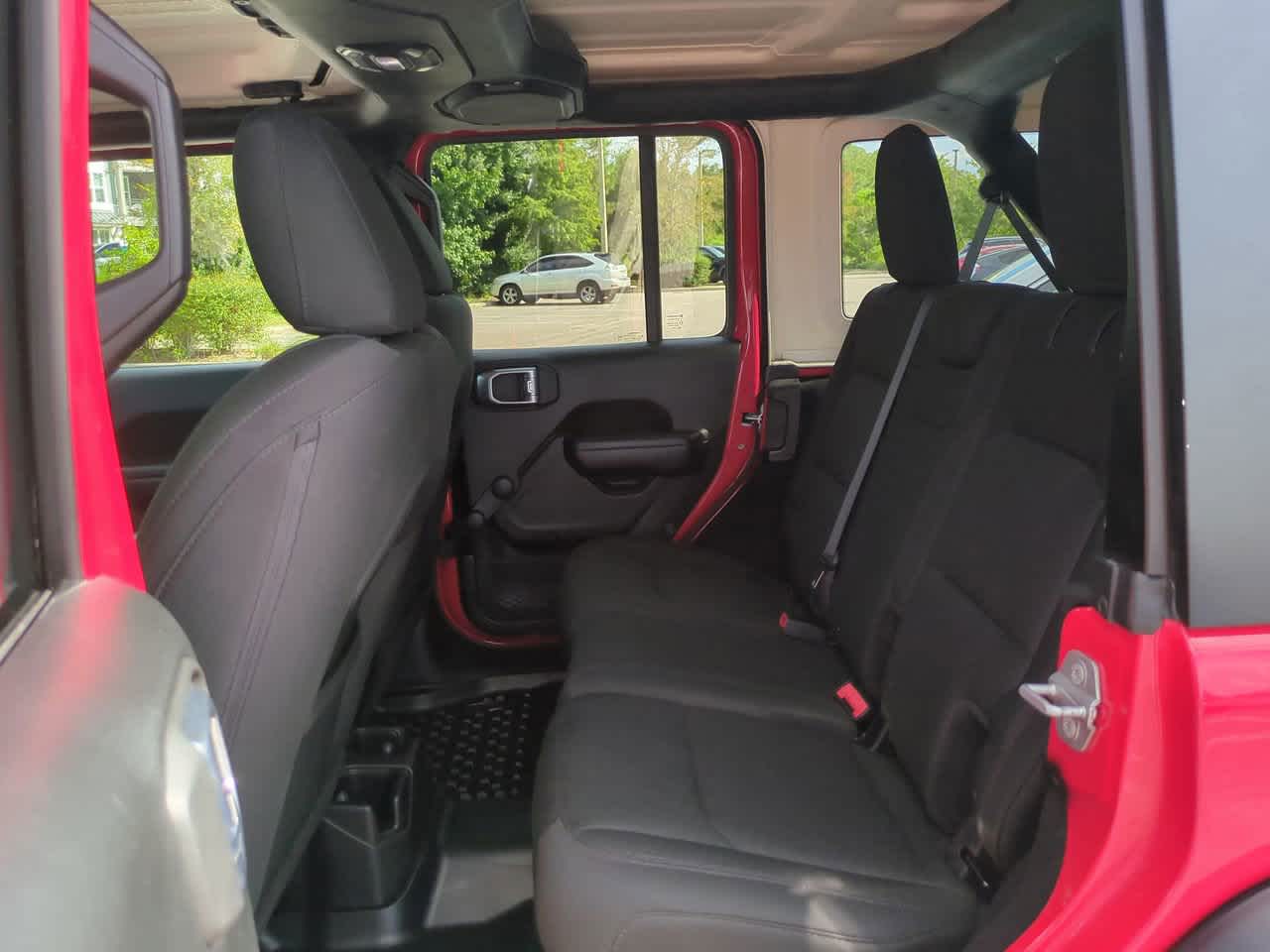 Thumbnail: 2018 Jeep Wrangler - 13