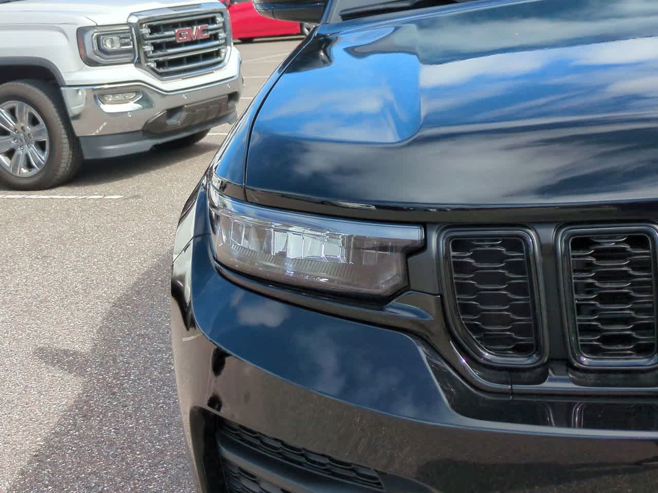 Thumbnail: 2025 Jeep Grand Cherokee - 10