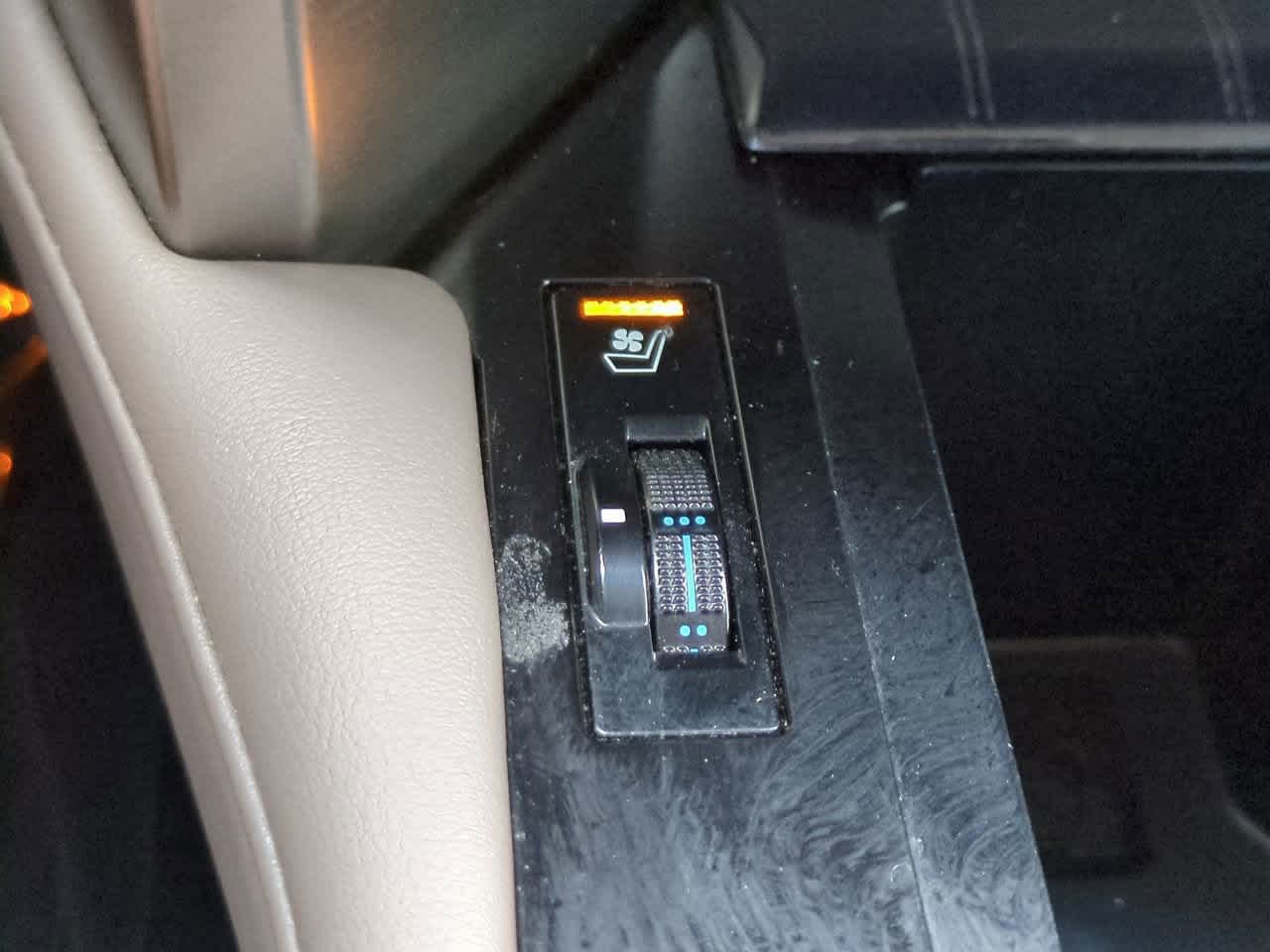 Thumbnail: 2020 Lexus GX - 24