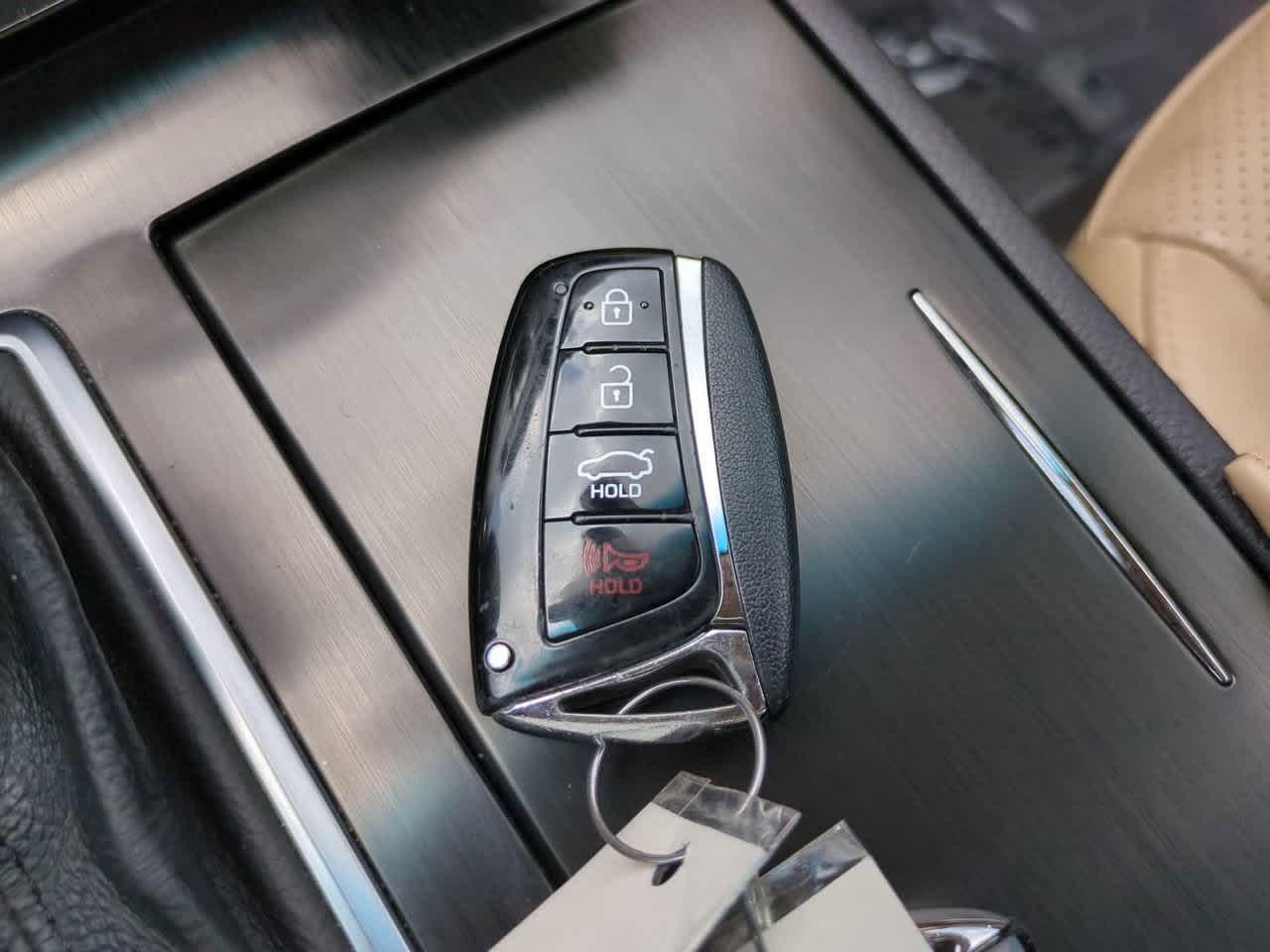 Thumbnail: 2016 Hyundai Azera - 29